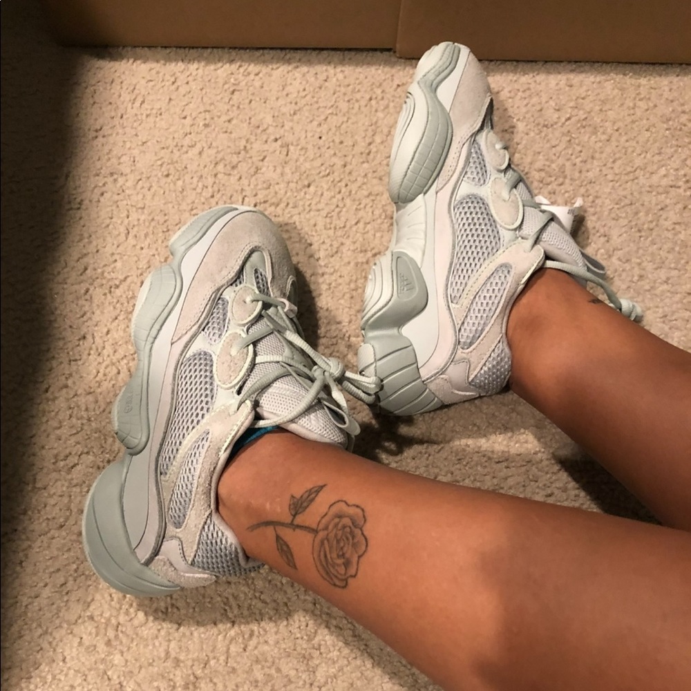 adidad yeezy 500 salt barely used / mens size 7